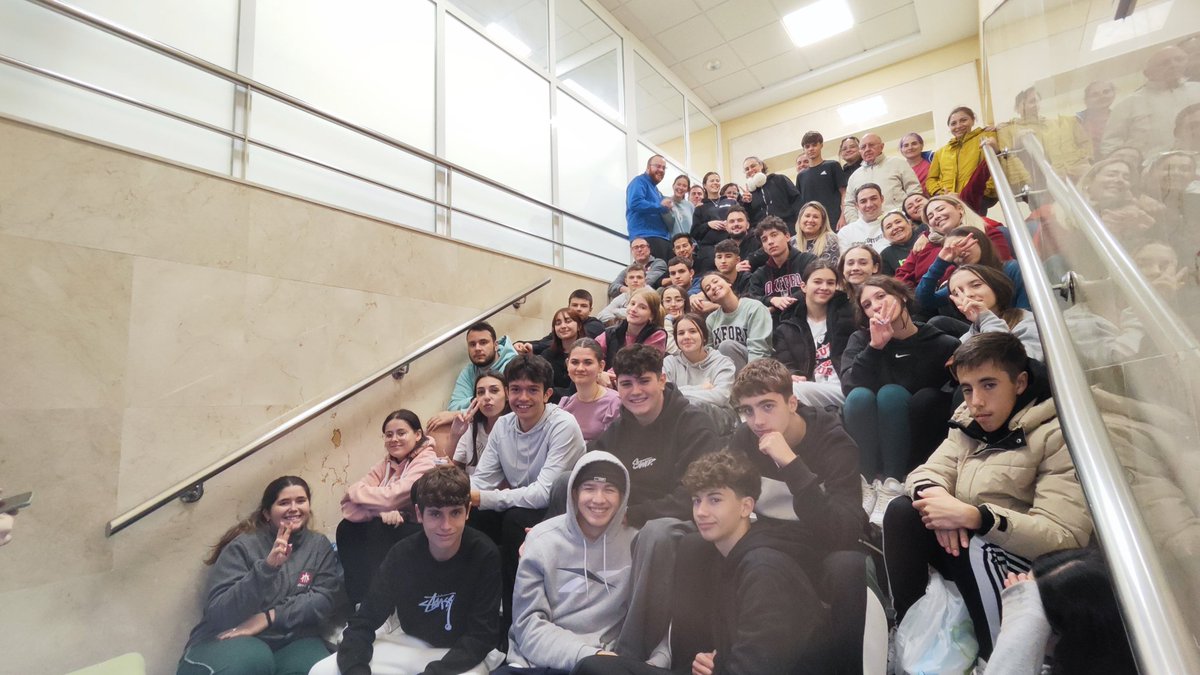 CJLasAves's tweet photo. PASAJE 2024
The Last of Us 🧟‍♂️
El pasado fin de semana realizamos el Pasaje del Terror, organizado por más de 40 socios y animadores del Centro Juvenil. 😊
Además, colaboraron muchos grupos de la Familia Salesiana, como Hogares Don Bosco, Salesianos Cooperadores o el AMPA. 🏠 https://t.co/sQj2NvOqmx
