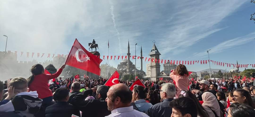 Cumhuriyetimizin 101. Yılı Kutlu Olsun. Kayseri Meydan
#gerçekcumhuriyet
