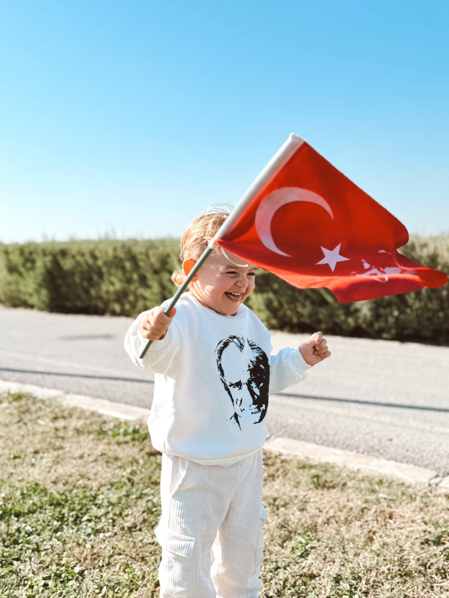 #29Ekimde bayrağımızı kaptığımız gibi #Cumhuriyet meydanına koştuk❤️🇹🇷 İzmir sen hep çok güzelsin🫶🏻