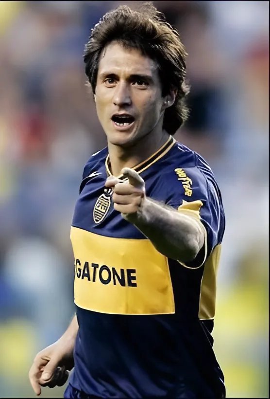 HistoriaBocaa's tweet photo. 🔵 Guillermo Barros Schelotto 🟡

Apodo: "Chapita"

Partidos: 300 🏟 (1997 - 2007)

Goles: 86 ⚽️

🥇 16 Títulos 🥇

Ap. 98, 00, 03, 05 🏆🏆🏆🏆
Cla. 99, 06 🏆🏆
Sud. 04, 05 🏆🏆
Recopas Sudamericana 05, 06 🏆🏆
Libertadores 00, 01, 03, 07 🏆🏆🏆🏆
Intercontinentales 00, 03 🏆🏆 https://t.co/2PzCqMxE0U