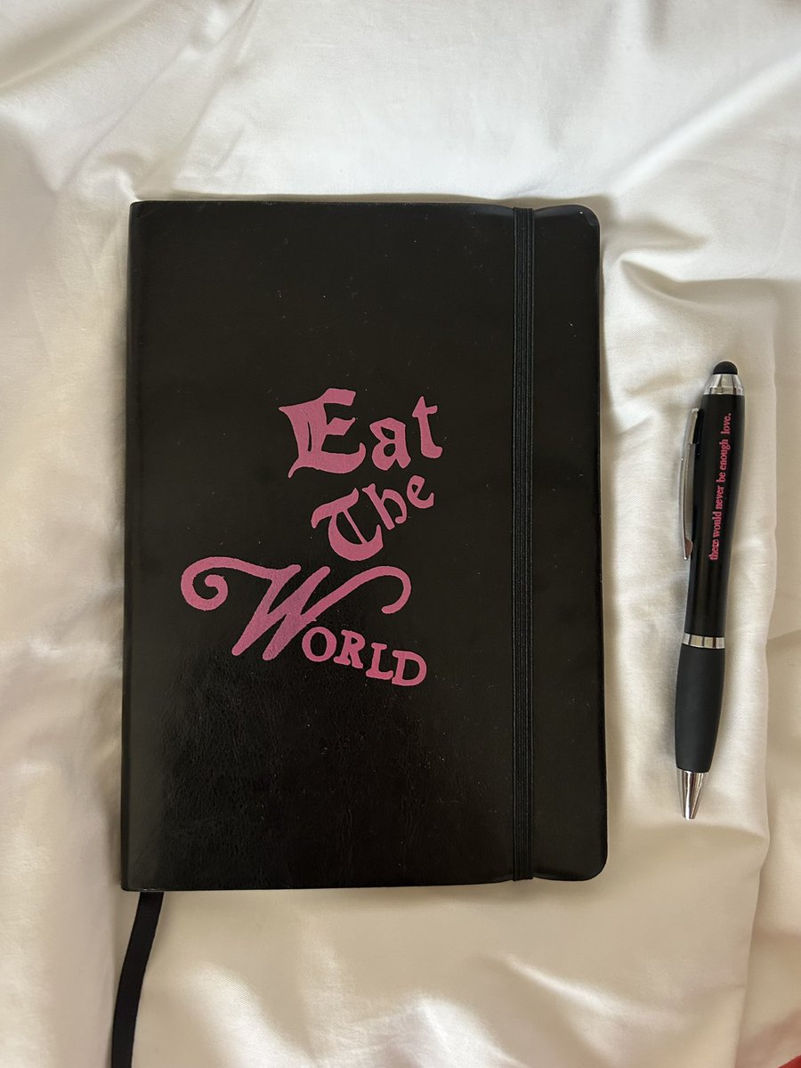 MarinaDiamandis's tweet photo. ‘EAT THE WORLD’
🩷💛 

She’s finally out. Not many words to say that haven’t already been said — except thank you. Enjoy this kiss goodbye to early adulthood and everything it entailed. https://t.co/YfbxQbuu5E