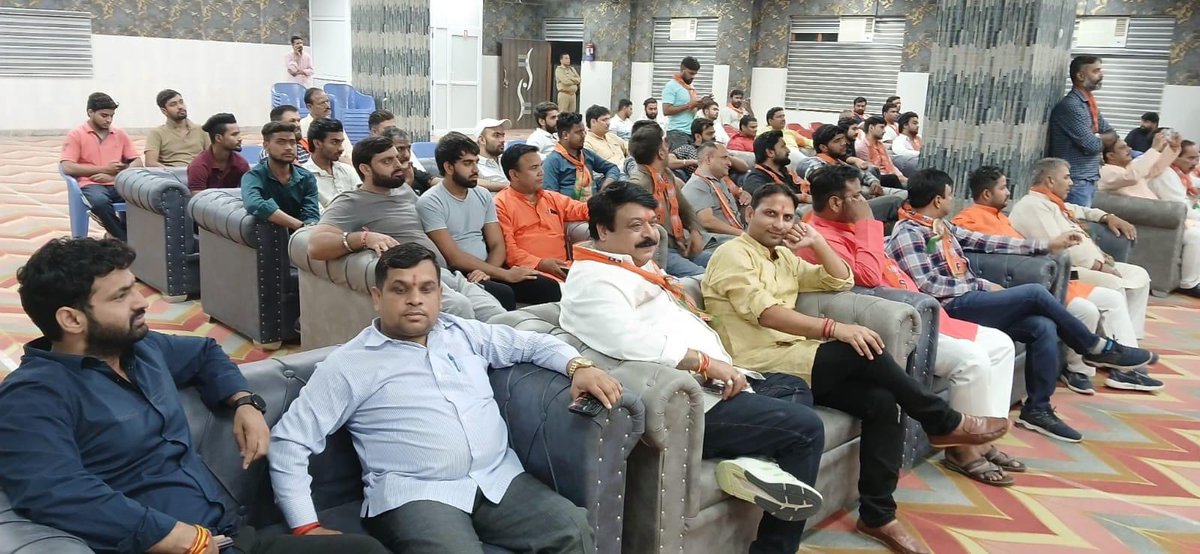 sanjivsharmabjp's tweet image. 🙏 गुर्जर समाज का समर्थन और स्नेह | 

प्रताप विहार 🙏

आज प्रताप विहार के लीलावती पब्लिक स्कूल में गुर्जर समाज का पूरा स्नेह और समर्थन प्राप्त हुआ। आपके इस प्रेम और विश्वास ने मेरे संकल्प को और मजबूत किया है।

गुर्जर समाज का आशीर्वाद और साथ मेरे लिए अत्यंत प्रेरणादायक है। 

आइए,…