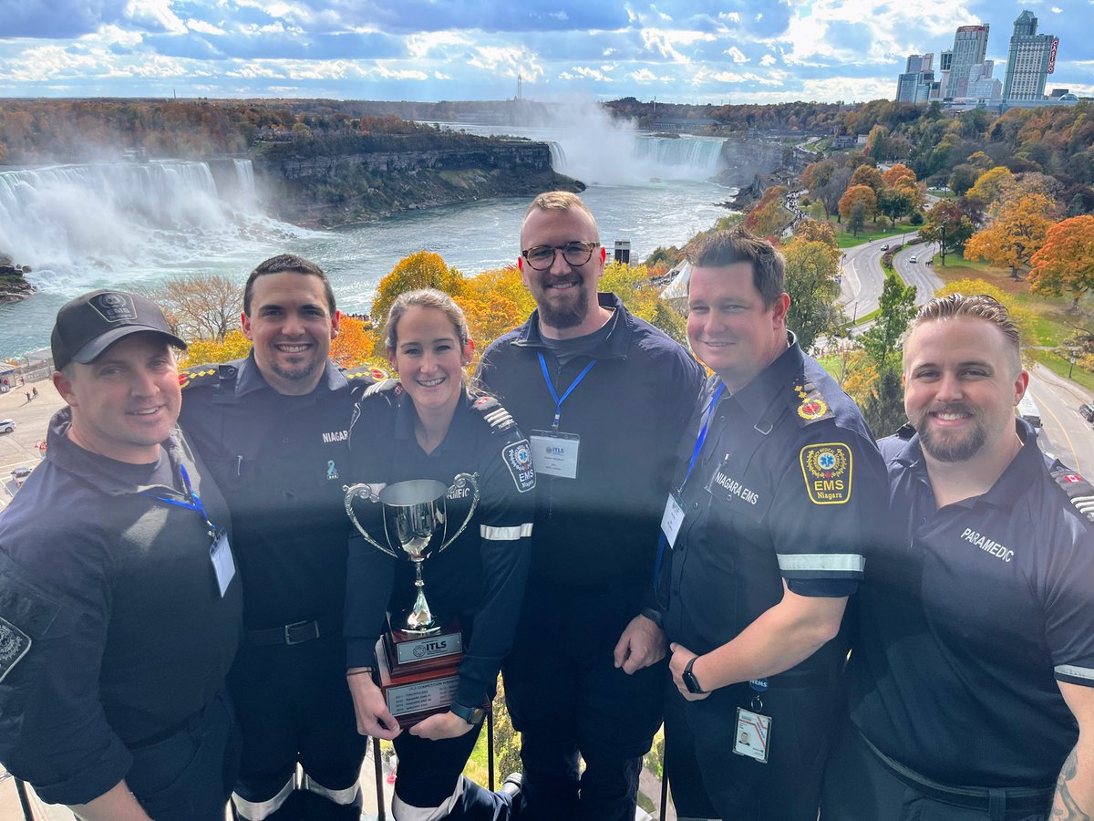 ConnoramccM's tweet photo. Good times at the  @ITLS conference and competition. 

Great talks! One of my favs came from Med Student and past partner  @BrockParamed911. Good content &amp; top notch delivery!

Pleasure to compete with different partners over the years. No shortage of talent from @NiagaraMedics https://t.co/qHPkK8sU3K