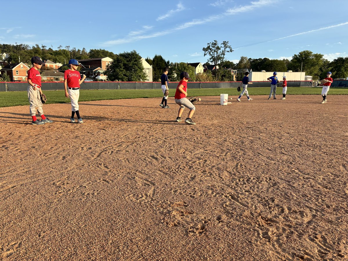 Go_Team_AA's tweet photo. A little photo dump for our final fall practice tonight! What were some of your favorite moments? #GoTeamAA https://t.co/ffIbEE8iJm