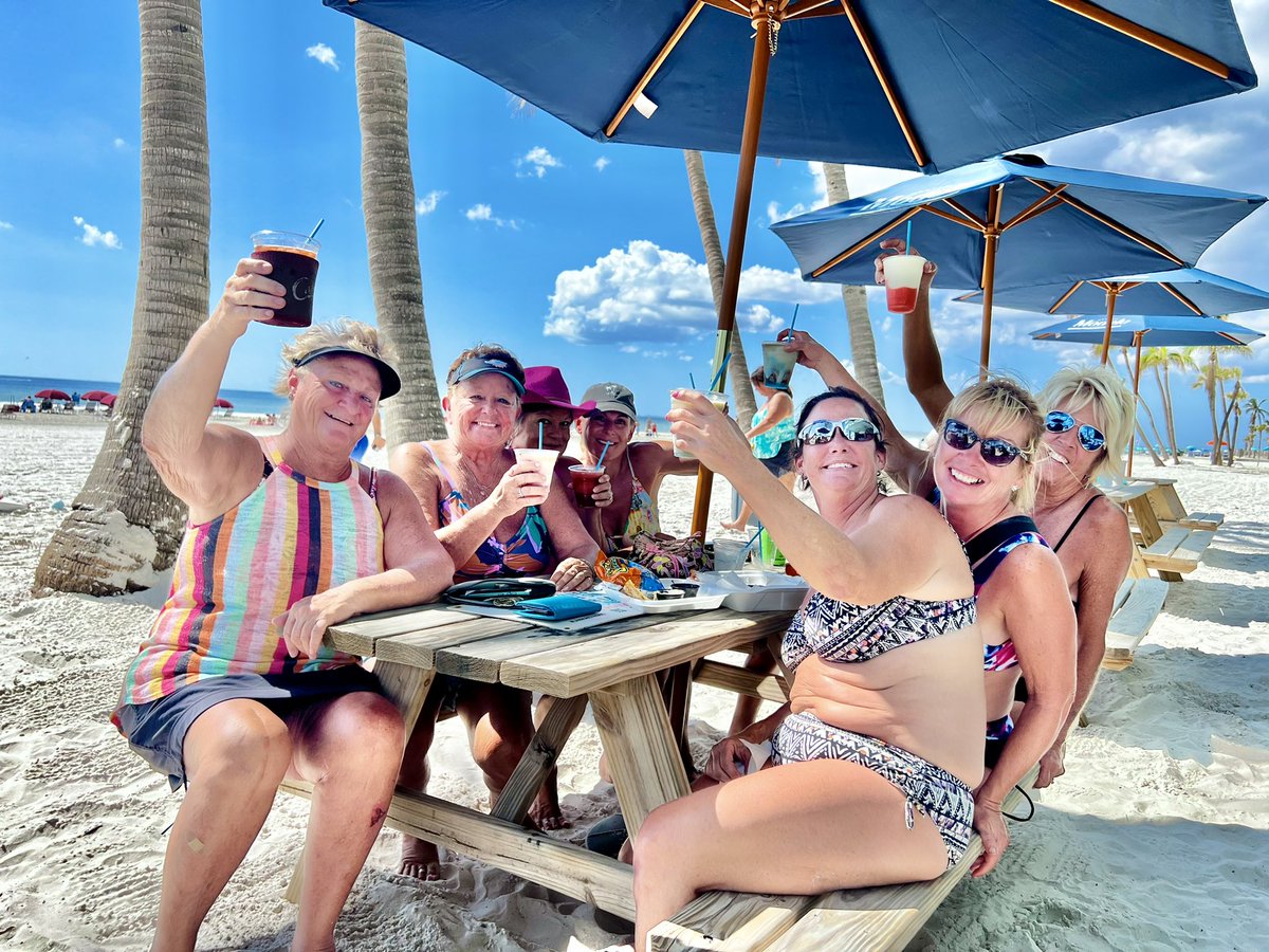 thelanikai's tweet image. 🍻🌴We ❤️ our locals as much as those who visit from around the 🌎! Our good friends @ #BaysideEstates take a break from storm cleanup to enjoy beach time w us #Thanksforbeinghere ladies; always a pleasure! 🩷🫶🏻🌴
#weloveourcustomers #oldflorida #familyownedandoperated #since1978