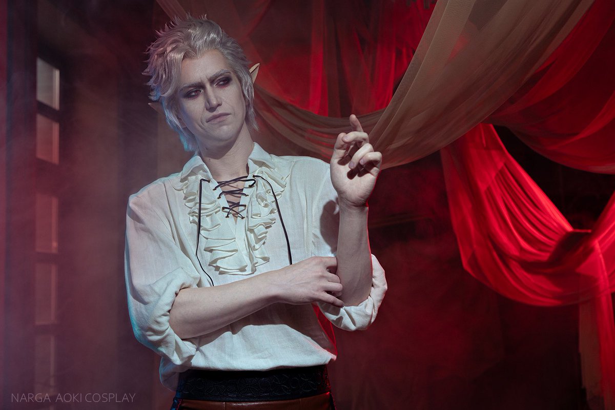 “Careful, I bite”.

We’ve finally finished Astarion cosplay for my husband and I’m SO excited to share the first pictures. 🧛‍♂️

<a href="/AokiCosplay89/">AokiCosplay</a> as Astarion

#BaldursGate3 #bg3