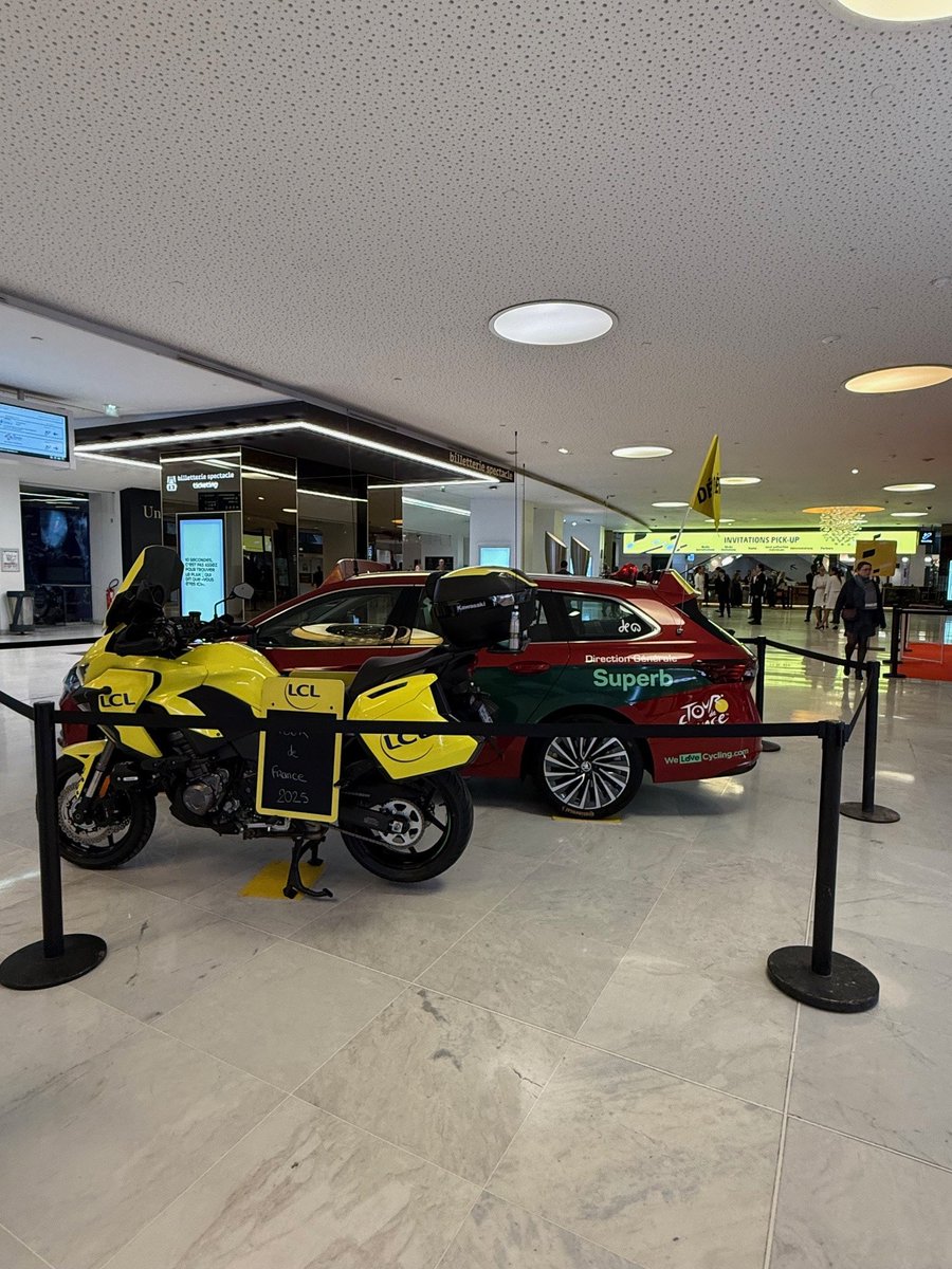 JanSeghers's tweet image. Listening to the @UCI_cycling keynote lecture on the UCI bike city label to promote cycling for all at #ISPAH2024, while @amaurysport unveils the 2025 @LeTour #TDF2025 #TDFF2025 at the same venue @pcdeparis. Plus, had a chance to meet @GrmayeBiniam at the escalator! 🇫🇷🚴‍♂️