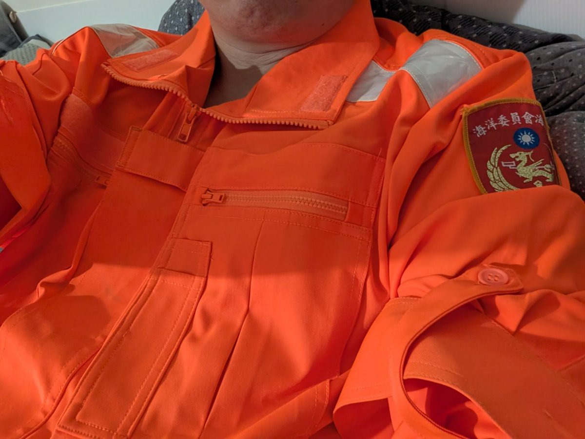 晚安~
#海巡制服