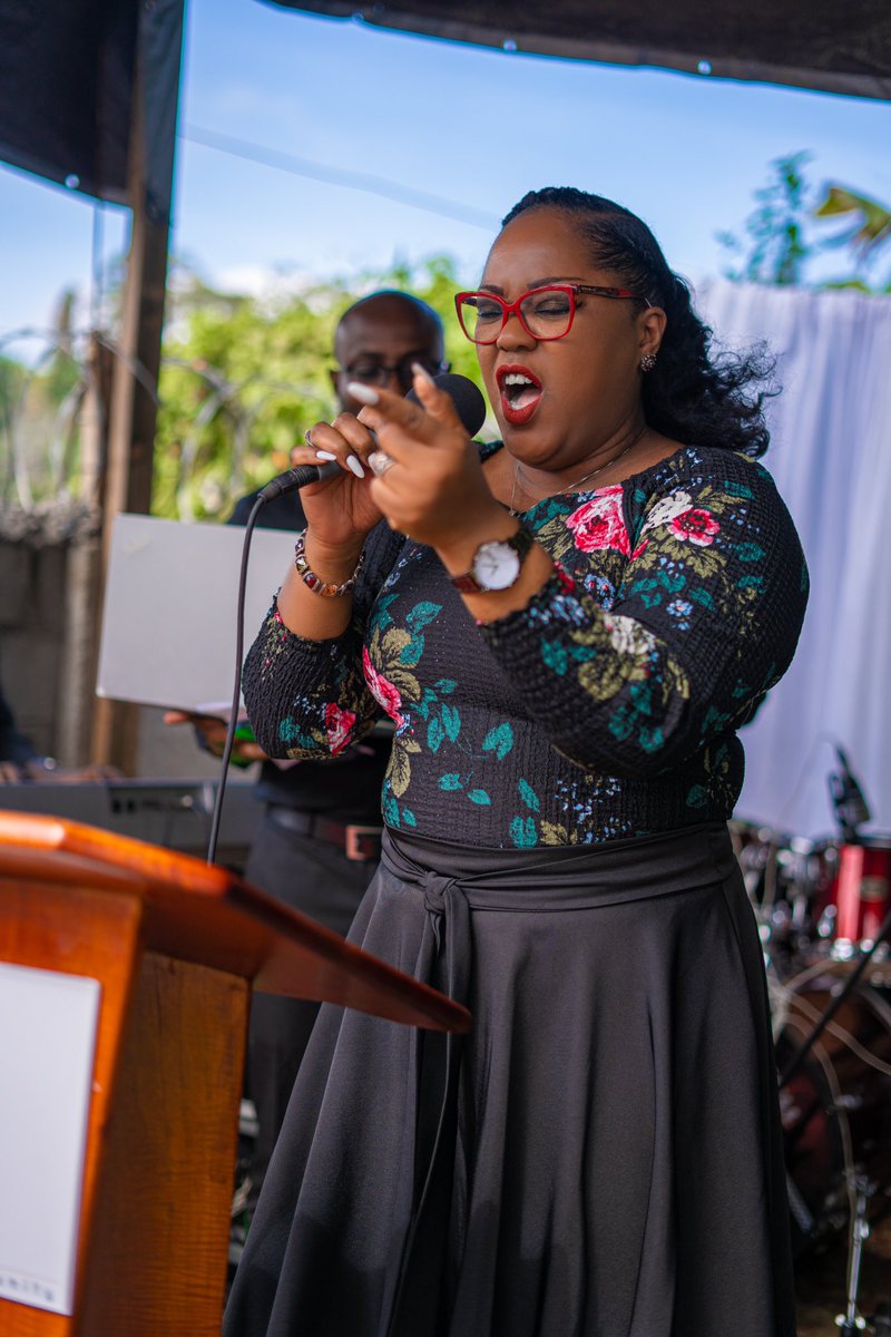 Barbaracassa's tweet image. Il y a de ces connexions qui sont tout simplement divines 
#zion 
#worship
#pwomèspam