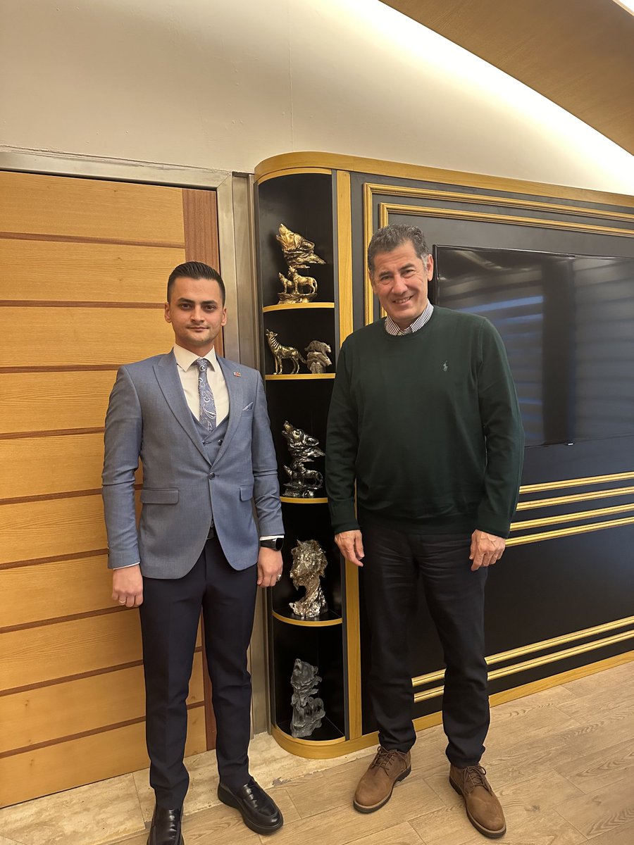 Liderimiz Sn.Dr.Sinan OĞAN Beyefendi ile Türkiye İttifakı Partisi Genel Merkezimizde bir araya geldik. Değerli görüşleri ve paylaşımları için çok teşekkür ederim.Yılmadan yıkılmadan yalnızca aziz Türk Milletinin emrinde hizmetten geri durmayacağız.🇹🇷
⁦⁦⁦<a href="/DrSinanOgan/">Dr. Sinan Oğan</a>⁩