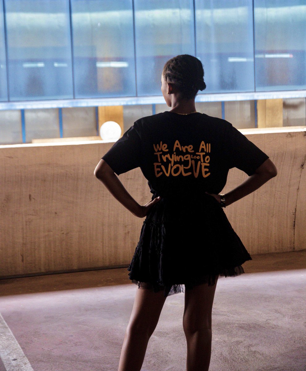 𝑳𝒆𝒕 𝑬𝒗𝒆𝒓𝒚𝒐𝒏𝒆 𝑬𝒗𝒐𝒍𝒗𝒆 tweet media