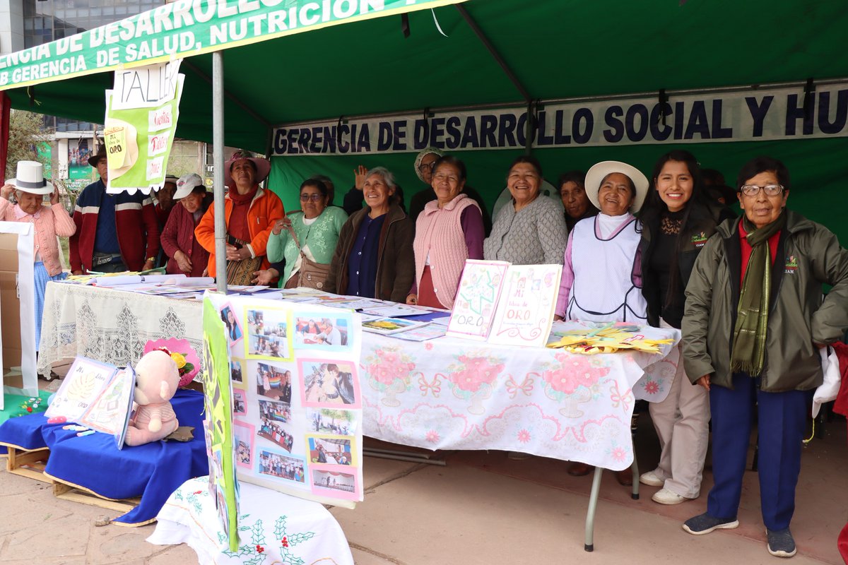 MunSanSebastian's tweet photo. La Gerencia de Desarrollo Social y Humano, a través de la Oficina del Centro Integral de Atención al Adulto Mayor (#CIAM), organizó la Feria Productiva del Adulto Mayor, donde los adultos mayores presentaron y vendieron sus productos elaborados en los #talleres de la MDSS. https://t.co/ScUdMbteNb