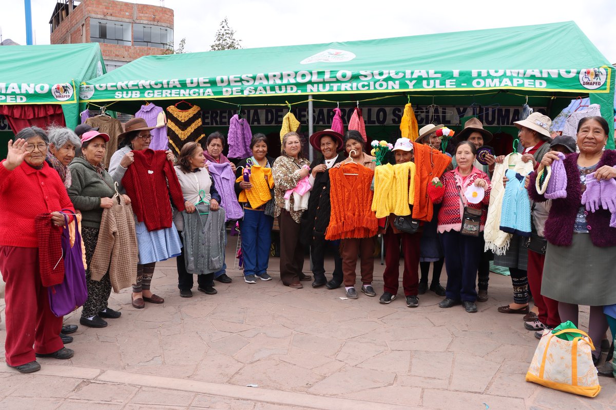 MunSanSebastian's tweet photo. La Gerencia de Desarrollo Social y Humano, a través de la Oficina del Centro Integral de Atención al Adulto Mayor (#CIAM), organizó la Feria Productiva del Adulto Mayor, donde los adultos mayores presentaron y vendieron sus productos elaborados en los #talleres de la MDSS. https://t.co/ScUdMbteNb