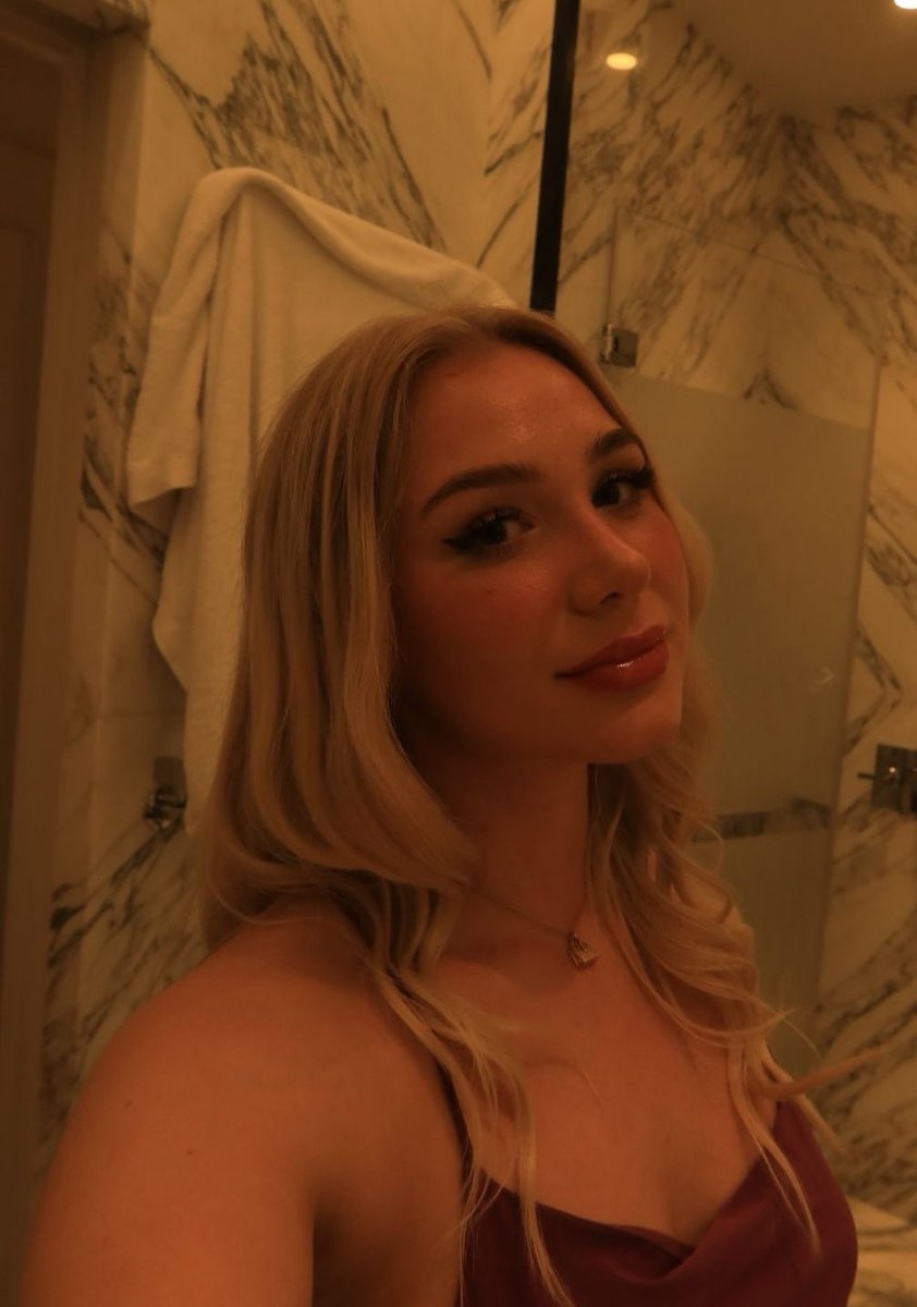 dilaragoddess's tweet photo. Naturel voor de win, geen filter nodig!✨

#findom #paypig #walletdrain #finsub #femdom #cashmeet #geldslaaf #tikkieslaaf https://t.co/pNYcuDAFU6