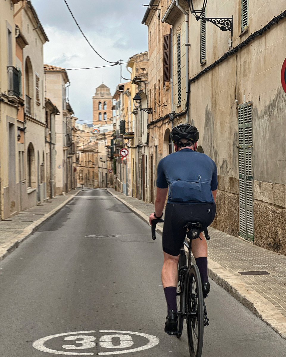 OQServiceCourse's tweet photo. There was a small patch of blue sky today, if you looked hard enough. No rain where we rode. What a fluke @OttilieQ πππ₯οΈ #OQRideFast #OQServiceCourse #guidedride #biketour #cycling #Mallorca https://t.co/NEcKE1OQ5j