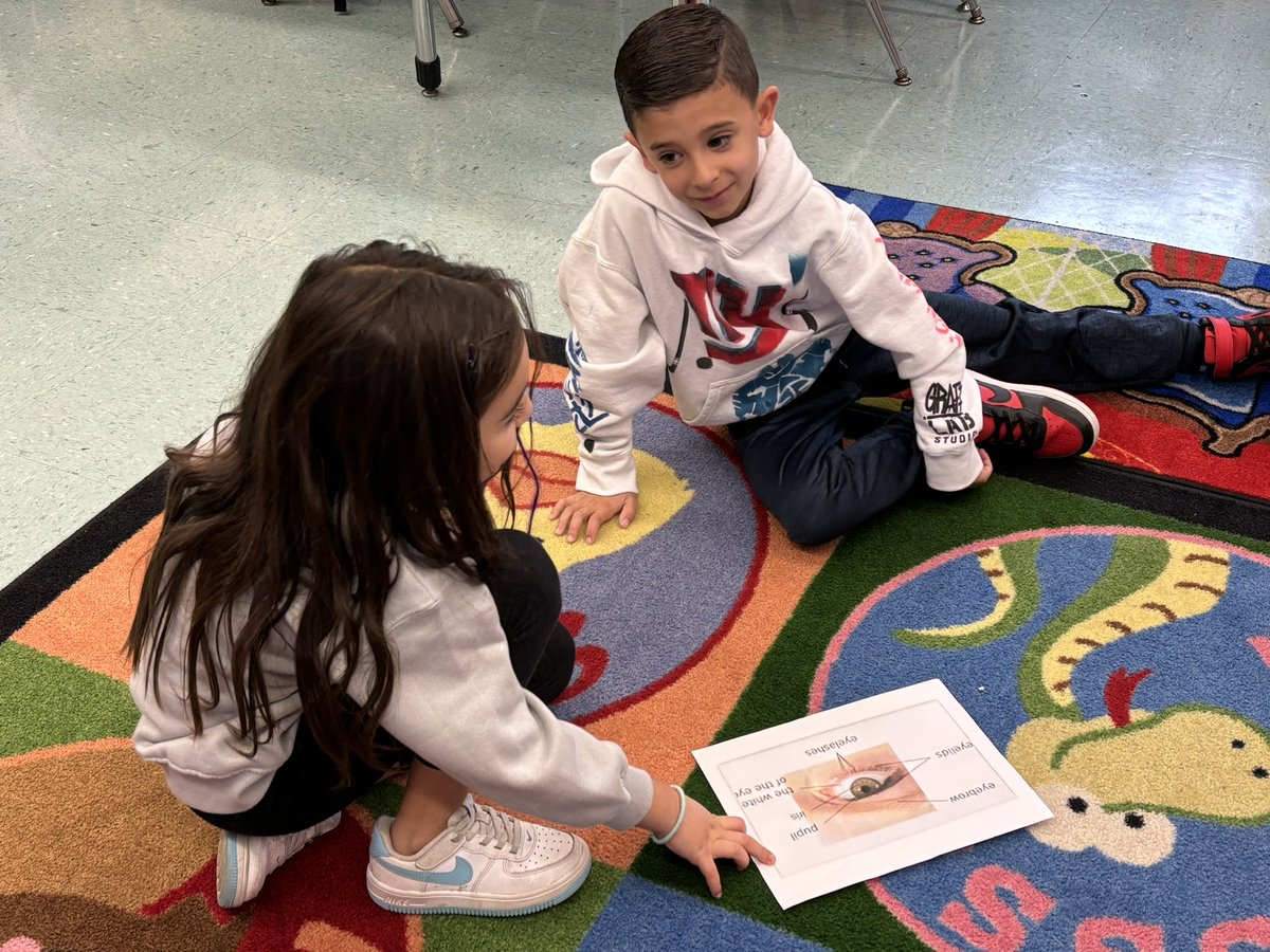 I can tell these readers are going to enjoy our brand new reading wkshp unit on nonfiction books! #ewlearns <a href="/NorthSideEW/">North Side School</a>