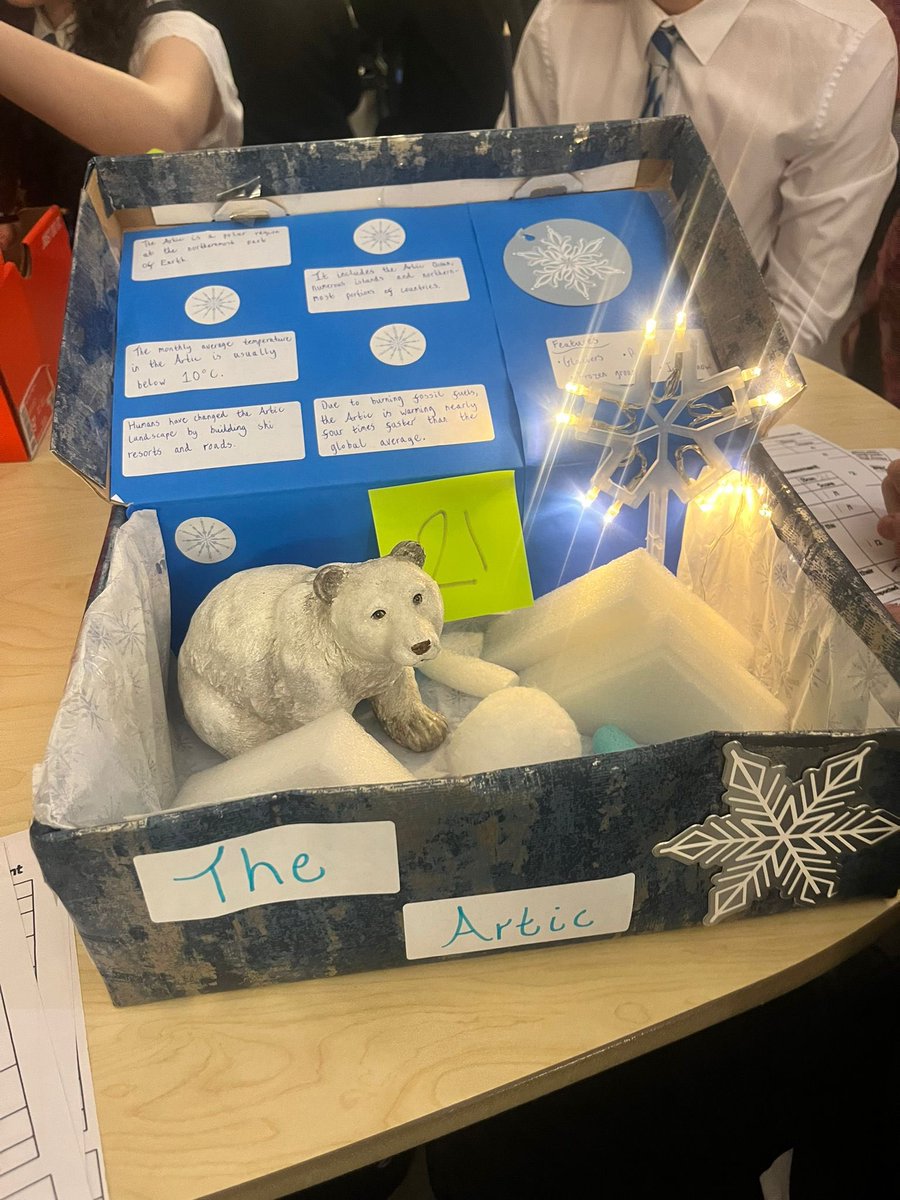 pmhshumanities's tweet image. Geography just wrapped up their annual S1 landscape on a box project, and we are blown away by the incredible effort everyone put in!  🌍✨#Teamwork #CreativeProjects #Geography @theparkmains