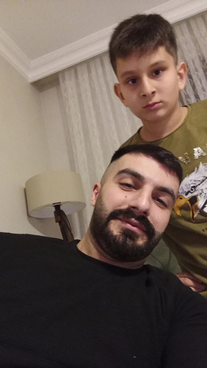 EskiBiBodyguard's tweet photo. Kendinden 18 yaş küçük bir kardeşin varsa babalık stajını yapmışsındırr ☺️ https://t.co/4W8G4LNEZ5