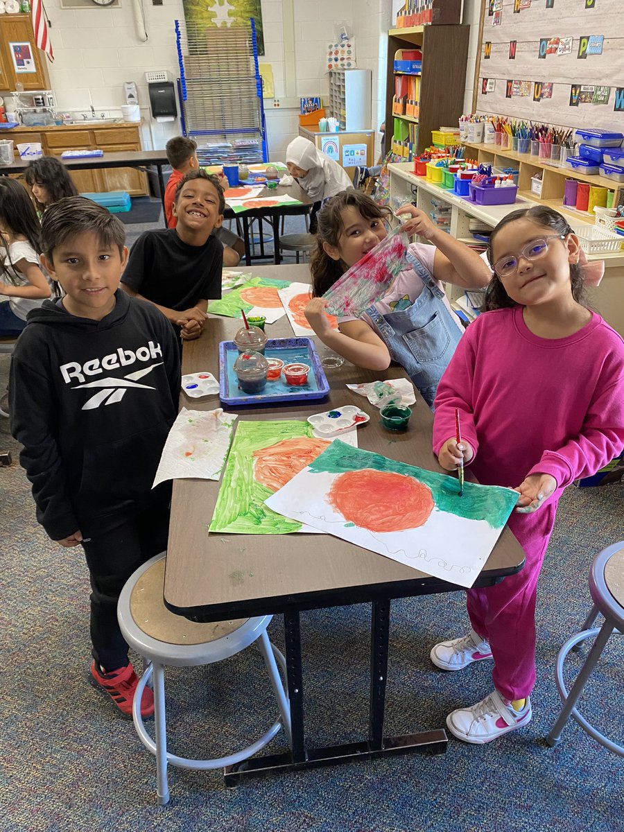 All kinds of fun color mixing going on in the art room this week. Great job 5th and 2nd grade artists!