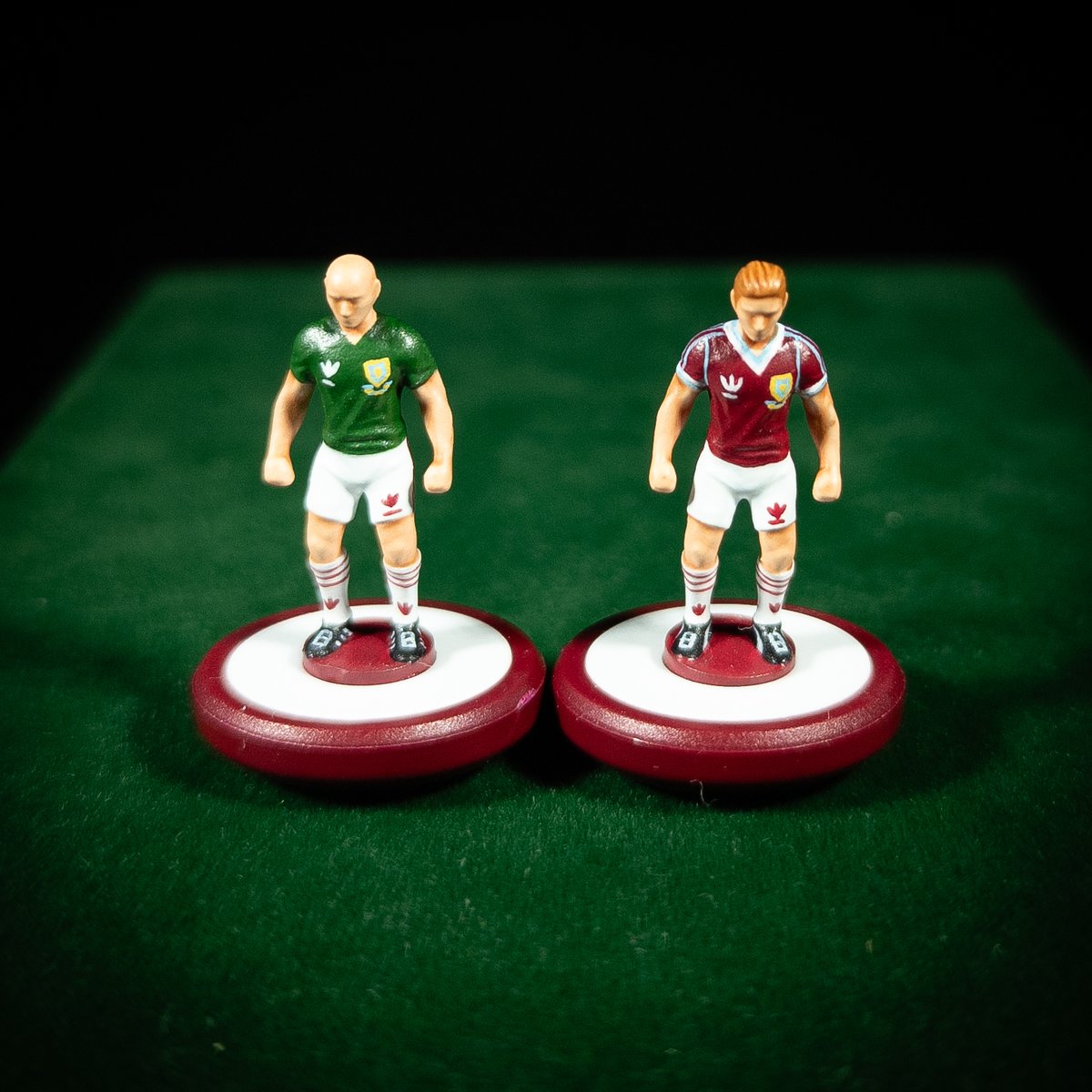 subbuteo_paints's tweet image. π¨β½ Hi, Iβm Andy, a #football fan and miniature painter, aka Paint it Maroon! I recreate iconic kits and classic teams in #Subbuteo form.
Come and introduce yourself below! β€οΈ
Follow along and share for team reveals, tips, and a bit of #nostalgia, one brushstroke at a time ποΈ