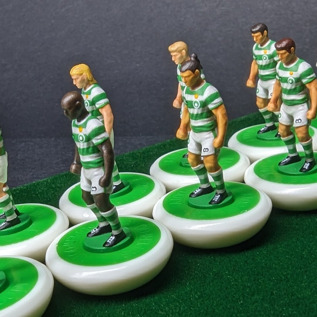 subbuteo_paints's tweet image. π¨β½ Hi, Iβm Andy, a #football fan and miniature painter, aka Paint it Maroon! I recreate iconic kits and classic teams in #Subbuteo form.
Come and introduce yourself below! β€οΈ
Follow along and share for team reveals, tips, and a bit of #nostalgia, one brushstroke at a time ποΈ
