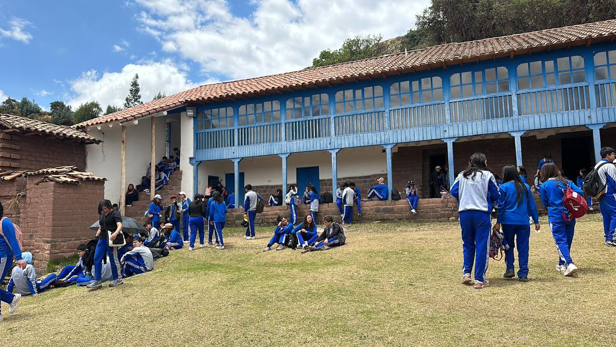 MunSanSebastian's tweet photo. La Unidad de Turismo de la MDSS, organizó una visita guiada a la Casa Hacienda de #Pumamarka para los estudiantes de la I.E.P. San Gabriel. Los estudiantes tuvieron la oportunidad de ver un hermoso ojo de agua natural, además de conocer la casa de la esposa de #Pachakuteq. https://t.co/JimTEqMg1Y