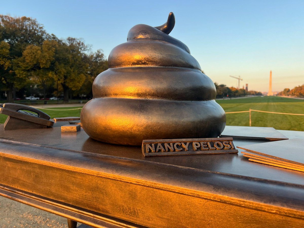 Another statue "honoring" Trump and his supporters went up in DC yesterday. 

The tiki torch sculpture joins the Pelosi poop desk that showed up on Capitol Hill last week, "dedicated" to the Charlottesville neo-Nazi protesters and the Jan. 6 rioters--&gt; bit.ly/4f81i6E