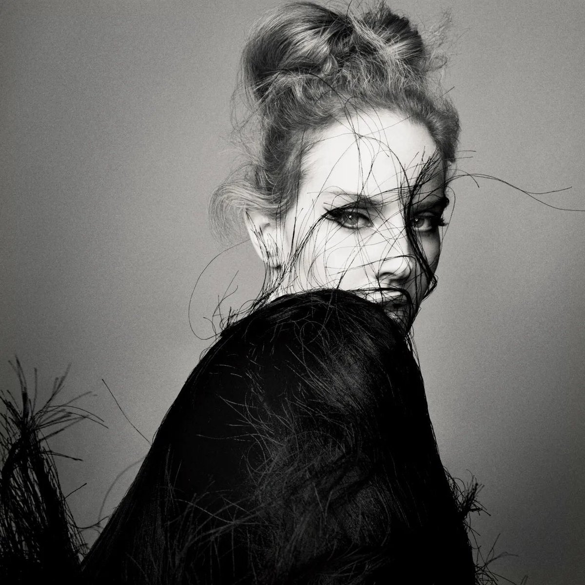 PopBase's tweet photo. Lana Del Rey looks mesmerizing for Vogue Italia. https://t.co/TT8dGnkv2o