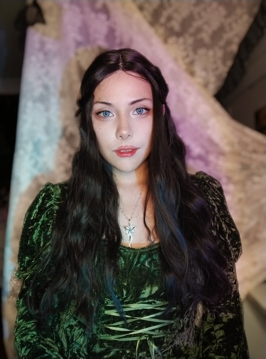 Malice1456360's tweet photo. Makeup Arwen ✨ ojalá poder pronto sacar el cosplay 🥹 https://t.co/tY76H6EBXR