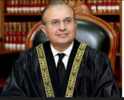PRani_7's tweet photo. اوے عمرانڈو ید کوئی ٹک ٹاک ہی بنا دے https://t.co/P02z9icpLL