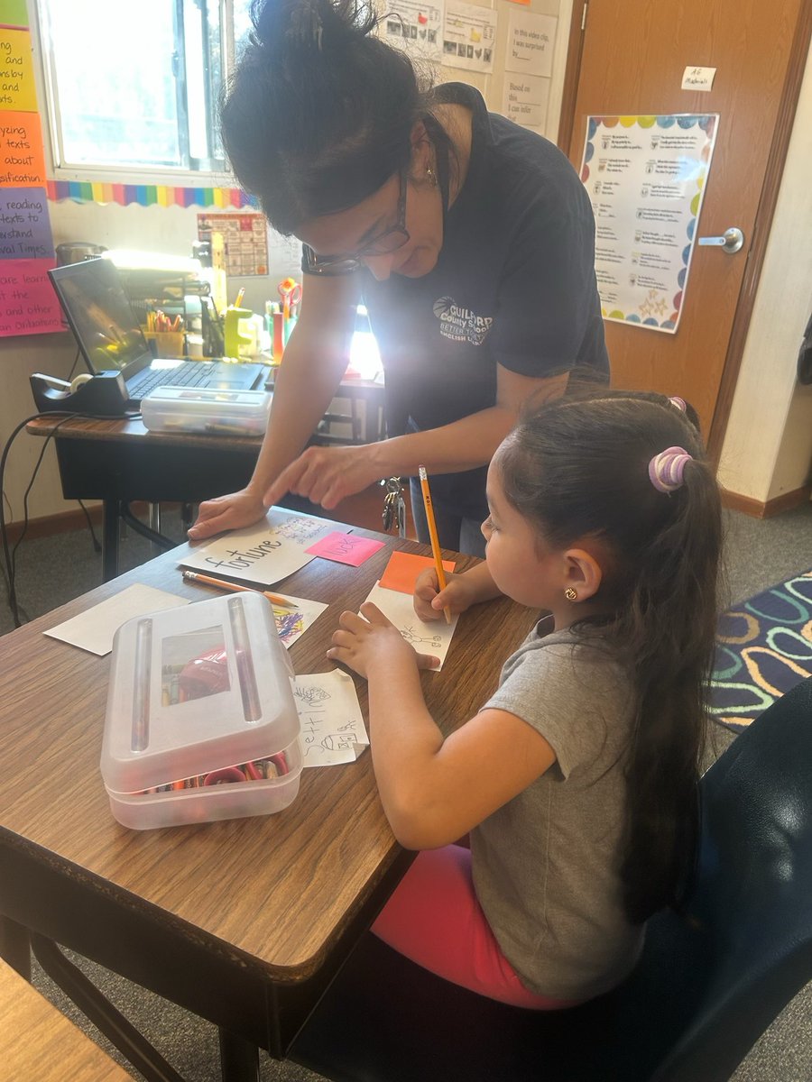 ellgcs's tweet photo. Ms. Diaz modeling differentiated tasks at @MadisonGCS in her EL class. https://t.co/1A9UZO49fh