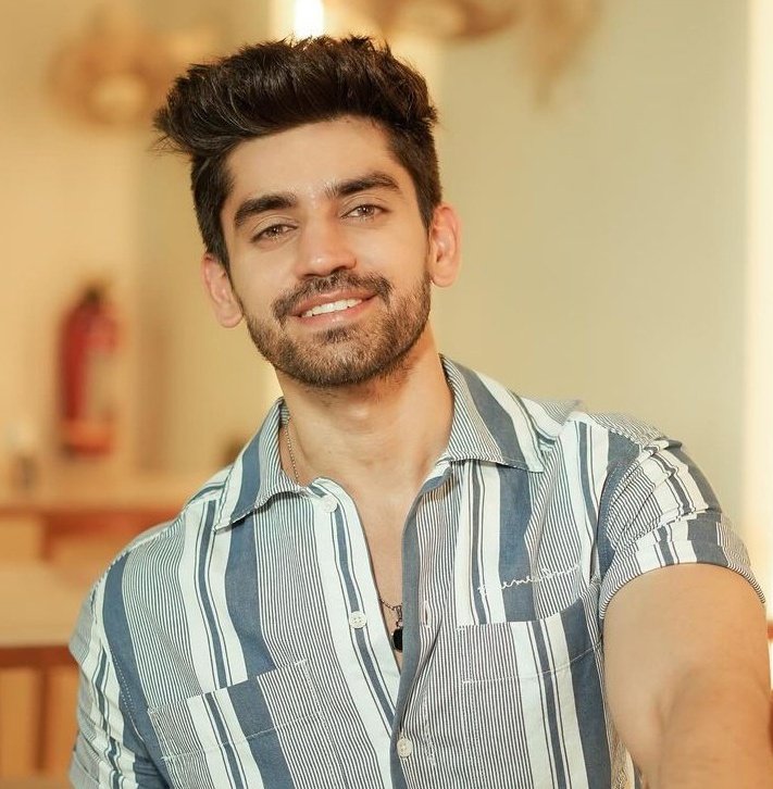 Whom do you support?

Like for #RajatDalal
RT for #AvinashMishra

#BiggBoss18 #BB18 #BiggBoss 

Like.                          RT.