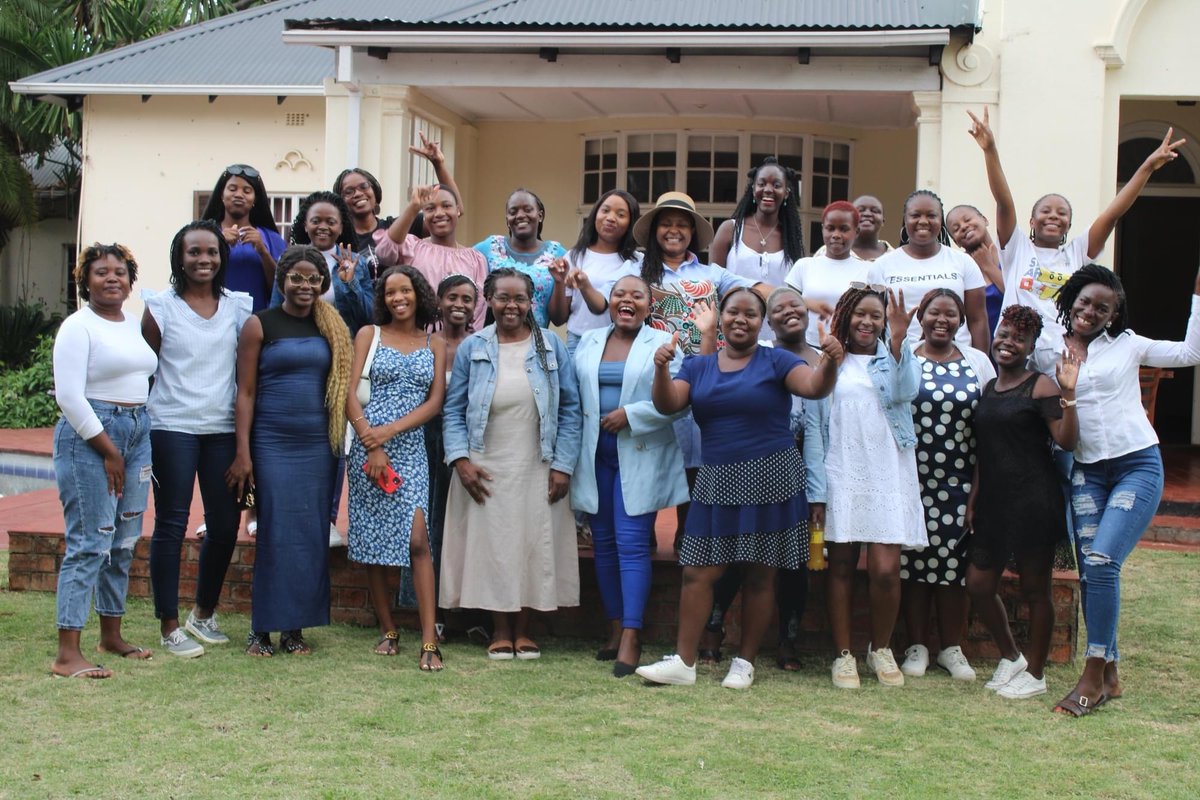 TaliaWN (@talia_wn) on Twitter photo 🎓Graduation loading🥁.It warms our hearts to see our #UPLIFTCohort 5 wrap up their final session of our transformative #LeadershipDevelopmentalProgram.Their dedication has fueled our mission to #empoweryouth.Stay tuned for their powerful stories🚀 <a href="/SegalFoundation/">Segal Family Foundation</a> 🎓Graduation loading🥁.It warms our hearts to see our #UPLIFTCohort 5 wrap up their final session of our transformative #LeadershipDevelopmentalProgram.Their dedication has fueled our mission to #empoweryouth.Stay tuned for their powerful stories🚀 <a href="/SegalFoundation/">Segal Family Foundation</a>