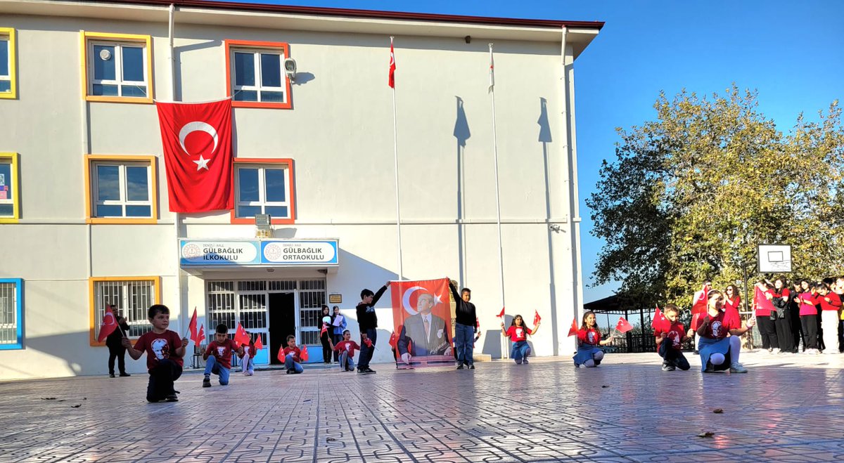 29 Ekim Cumhuriyet bayramımız kutlu olsun.