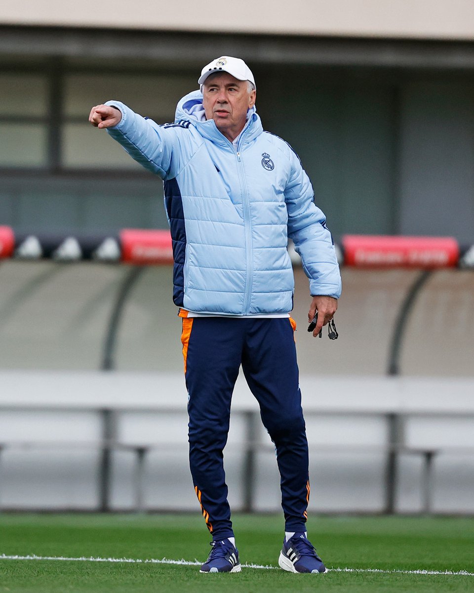 realmadridfra's tweet photo. 🧢 @MrAncelotti
#RMCity https://t.co/8p11Qufjlx