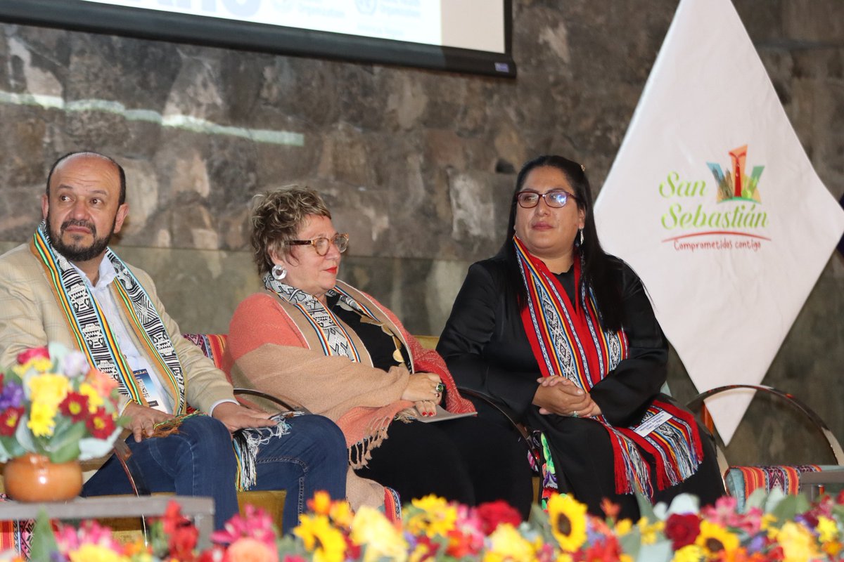 MunSanSebastian's tweet photo. En ceremonia de clausura del 7mo Encuentro de Alcaldes por Municipios Saludables de las Américas , realizado en Cusco, Perú; la alcaldesa de San Sebastián, Jackelin Jimenez Chuquitapa, anfitriona del encuentro,  destacó la importancia del fortalecimiento de políticas en salud. https://t.co/KptYqhnI1J