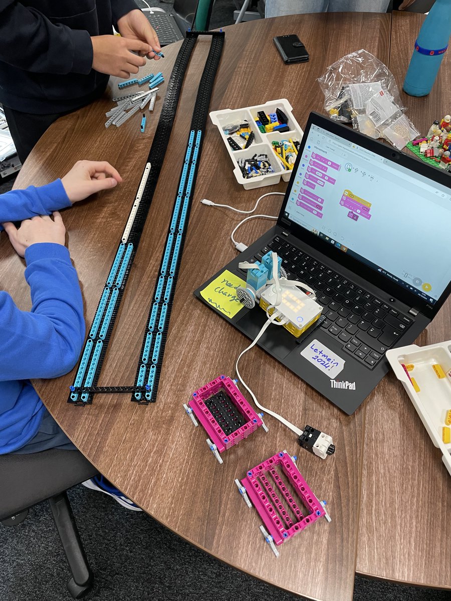 SafiaBarikzai's tweet image. Today we had the Half-term coders with us. #playfulcoding #LEGOrobots #trains #prototyping - @tonymossuk not sure what they will build tomorrow but super excited for when they give my office a makeover 😁