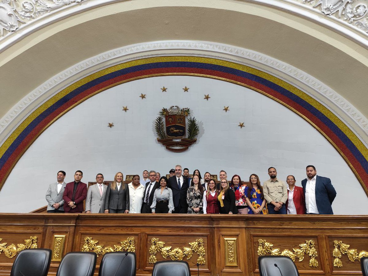 Celebramos la instalación del Grupo de Amistad Parlamentaria Venezuela-Guinea Bissau, iniciativa de nuestros diputados y diputadas de nuestra AN quienes junto al VM para África Yuri Pimentel y demás autoridades escriben una nueva página en la historia de nuestra Diplomacia de Paz