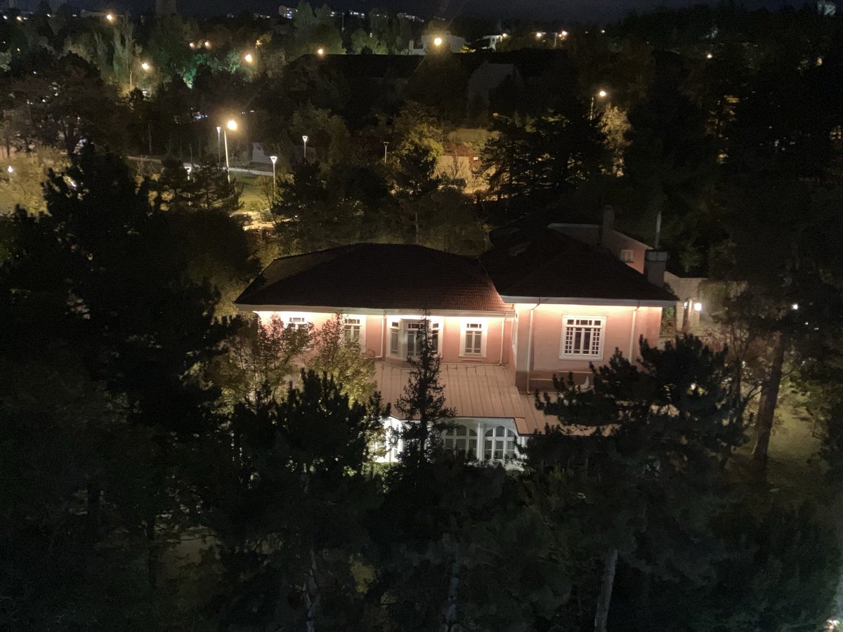 Cumhuriyet 101 yıl önce bu saatlerde ilan edildi… Çankaya’da ışıklar hep yanacak. 🇹🇷