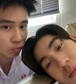 withhercrush's tweet image. ประธานฟี่กับเลขาของเขา 17ขวบเท่ากันแย้วว

Our Precious BIGBOY Day 
#Happy17thAlmondDay