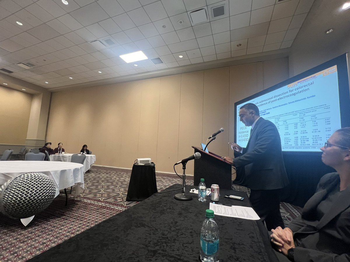 MoamenGabrMD's tweet photo. Despite a <12h stay in #Philly I enjoyed #ACG2024 especially the inaugural rapid 🔥 GI Ignite 🔥session this morning moderated by the ⭐️⭐️ @MLongMD with amazing speakers @DannyIssaMD @AasmaShaukatMD ! Thanks @AmCollegeGastro for the invitation &amp; for such a great concept. https://t.co/ePupVOqlZp