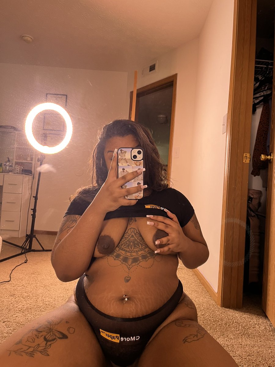 cherrythavixen's tweet photo. titty tuesday 🍒

@CMorePaper_ @CMorePaper https://t.co/Kor7AOALUG