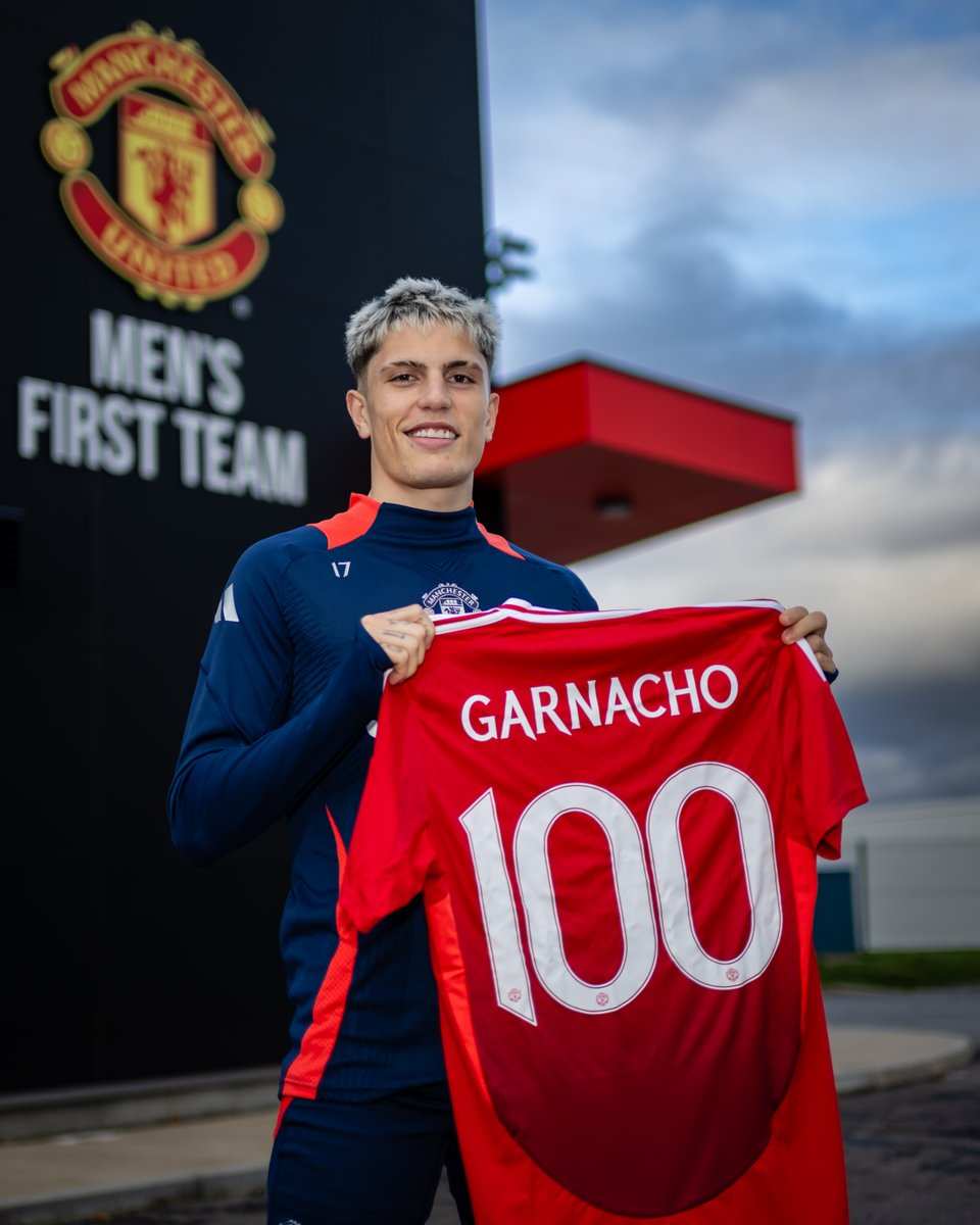 ManUtd's tweet photo. Part of the 1️⃣0️⃣0️⃣ club 🫰

📸 @AGarnacho7

#MUFC https://t.co/NH7Tfw3xjO