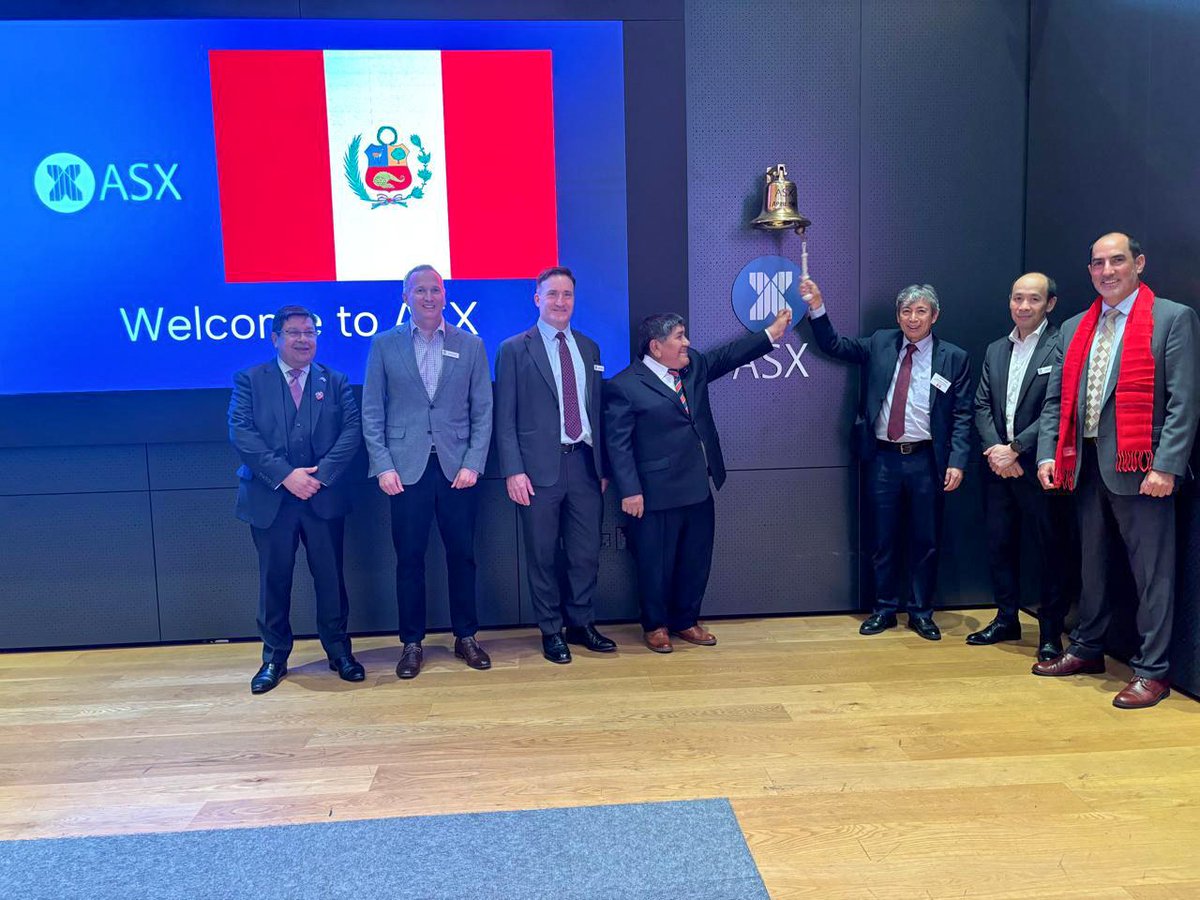 🔴 #IMARC2024 | Ministro Rómulo Mucho y titular del <a href="/MEF_Peru/">Ministerio de Economía y Finanzas</a>, José Arista participaron en el "campanazo" de inicio de sesión de la Bolsa de Valores de Australia, también conocida como <a href="/ASX/">ASX 🏛 The heart of Australia's financial markets</a> (Australian Securities Exchange), en la ciudad de Sidney.