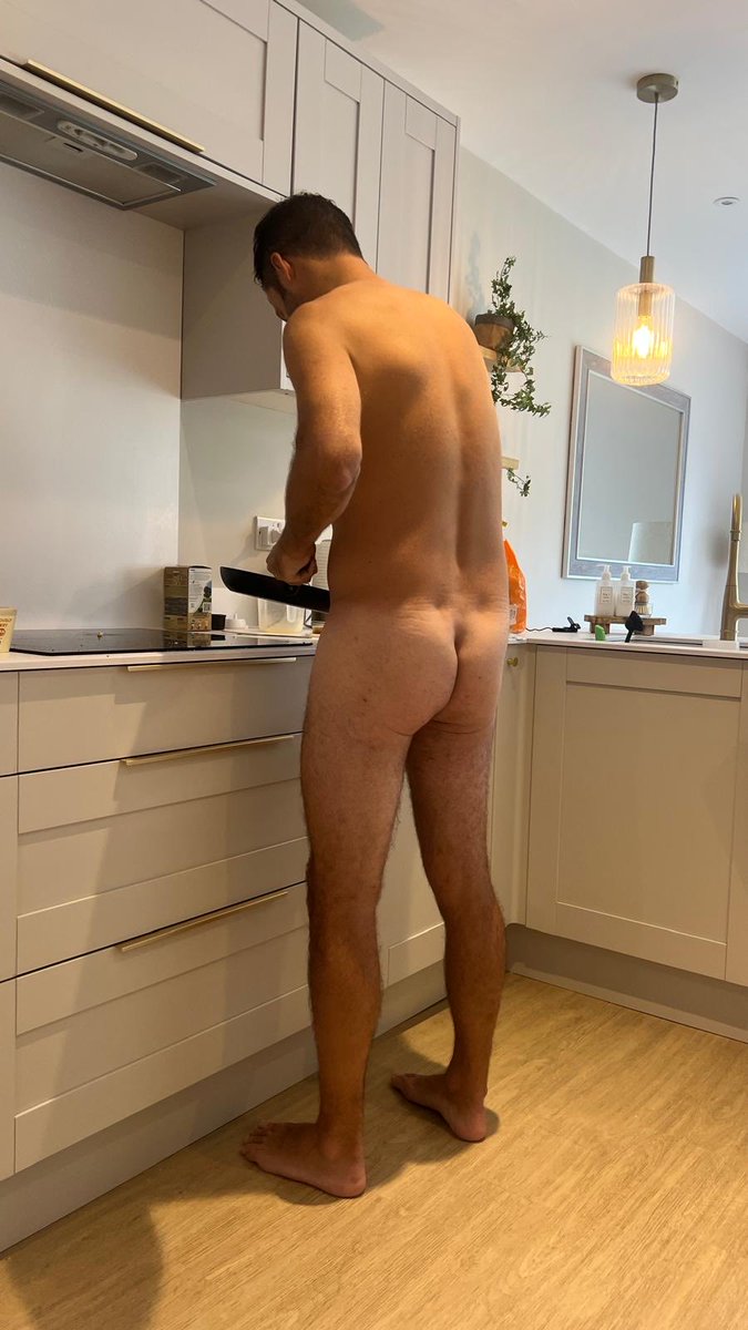 rockycox08's tweet photo. Cooking for your other half naked is just the favourite past time after cumming on their insides… #enm #lifestyle #letsplay #pineapplestyle #hotwife #lifestyleevents #SH #polyam #polyamorousrelationship #polyamorouscouple #vixenstag #pineapplelifestyle #upsidedownpineapple https://t.co/wntalK5N3B