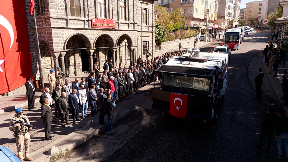 siiverekmasasi's tweet photo. Cumhuriyet'imizin 101. kuruluş yıl dönümü etkinlikleri kapsamında Cumhuriyet araç korteji protokol üyeleri ve vatandaşlarımızı selamladı.
Cumhuriyetimiz bu coşku ve heyecanla asırlar boyu yaşamaya devam edecek! https://t.co/ZBaHU3ViHj