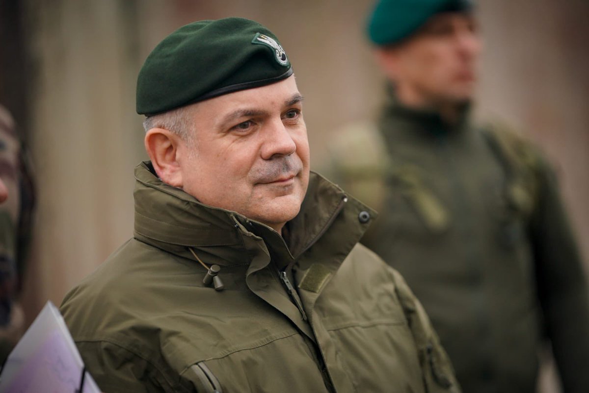 CEMA_FR's tweet image. Visite du CENZUB, centre de combat en zone urbaine et pôle d’excellence, avec le général d’armée @wieslawkukula.

➡️ Partage de nos savoir-faire dans le domaine du combat en zone urbaine.

➡️ Échanges sur nos capacités à se préparer et à s&apos;engager pour vaincre.