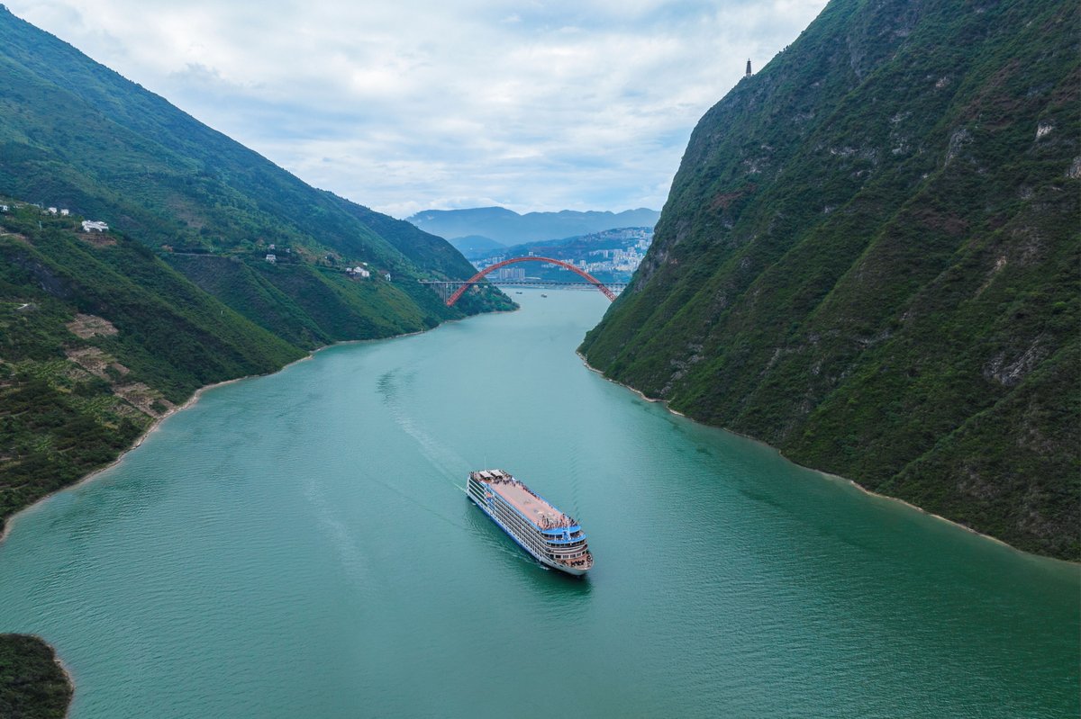 CenturyCruises's tweet photo. Nothing conjures up China as powerfully as the Yangtze River. 😍 

#China #Trvael #Cruise #Yangtze #River https://t.co/hXDNUTYgrJ
