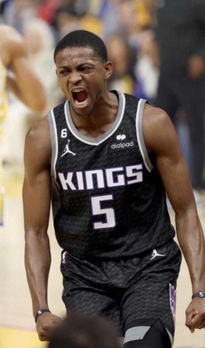 AlexCaruso's tweet photo. Surgical Bet of the Day.

De’Aaron Fox Over 5.5 Assists 🦊

RUN up the ❤️ for another NBA Play

Fox has 6+ Assists in 6 STRAIGHT games vs the Jazz who allowed the 2nd MOST Assists to starting PGs last year

And Fox had 12 Assists vs them last time and is averaging 8 Assists per game this year so far but it gets better for Fox 

As my guy @austinsprops said “This game has an elite total at 234.5 and a 6.5 point spread, which should set us up for a very solid game script for Fox…. Who is OVER this line in 2/3 games this season, and this is clearly the best matchup he’s had. Fox covered in both games last season vs. Utah. He’s averaging 12.4 pASTs per game, and I think asking for only 6 to convert in this matchup is simply too low”

Best Line: -122 FD/MGM

I played this because of @austinsprops it’s his Play of the Day full credit to him i researched it and fell in love too
