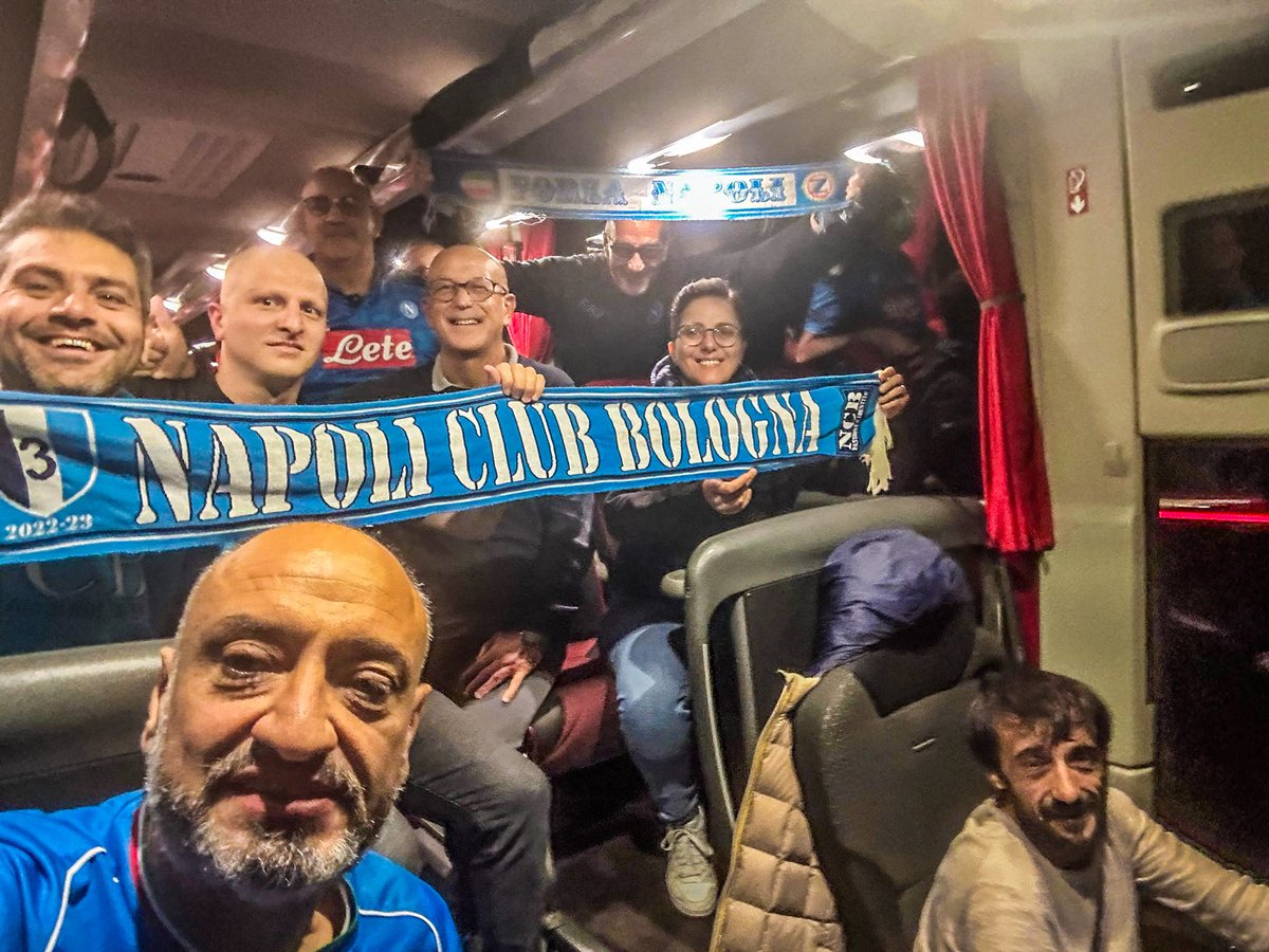 NaClubBo's tweet photo. Stiamo arrivando Milano stiamo arrivando! 
NCB verso San Siro 🚌 #NCBSemprePresente #MilanNapoli #SerieA #ForzaNapoliSempre 

NCB
Passione &amp; Identità https://t.co/9N4wq7NKcD